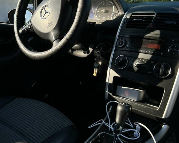 Черный Мерседес А класс, объемом двигателя 1.99 л и пробегом 260 тыс. км за 3800 $, фото 5 на Automoto.ua