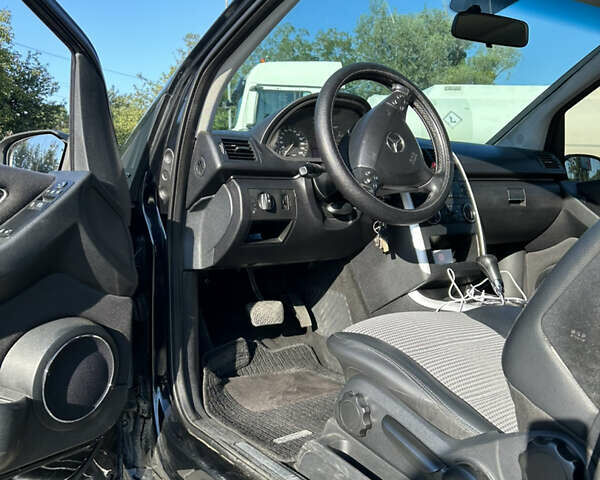 Черный Мерседес А класс, объемом двигателя 1.99 л и пробегом 260 тыс. км за 3800 $, фото 20 на Automoto.ua