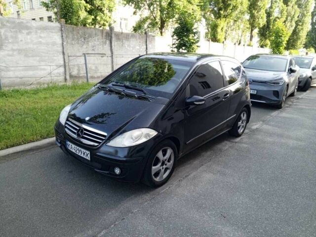 Черный Мерседес А класс, объемом двигателя 1.7 л и пробегом 450 тыс. км за 3200 $, фото 6 на Automoto.ua