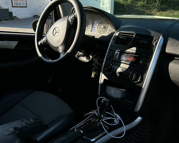 Черный Мерседес А класс, объемом двигателя 1.99 л и пробегом 260 тыс. км за 3800 $, фото 10 на Automoto.ua