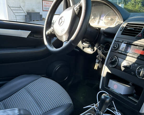 Черный Мерседес А класс, объемом двигателя 1.99 л и пробегом 260 тыс. км за 3800 $, фото 11 на Automoto.ua