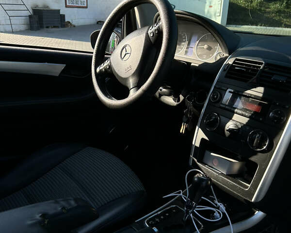 Черный Мерседес А класс, объемом двигателя 1.99 л и пробегом 260 тыс. км за 3800 $, фото 9 на Automoto.ua