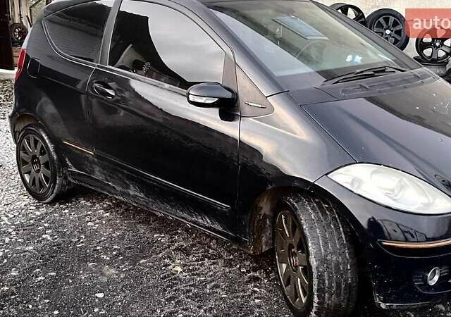 Черный Мерседес А класс, объемом двигателя 1.7 л и пробегом 243 тыс. км за 5000 $, фото 1 на Automoto.ua