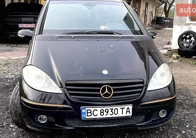 Черный Мерседес А класс, объемом двигателя 1.7 л и пробегом 243 тыс. км за 5000 $, фото 3 на Automoto.ua