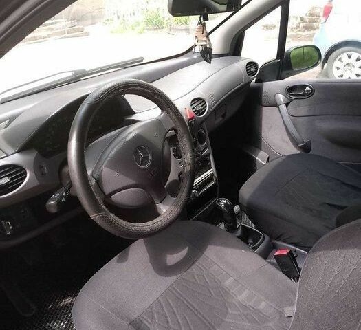 Черный Мерседес А класс, объемом двигателя 1.6 л и пробегом 240 тыс. км за 2700 $, фото 3 на Automoto.ua