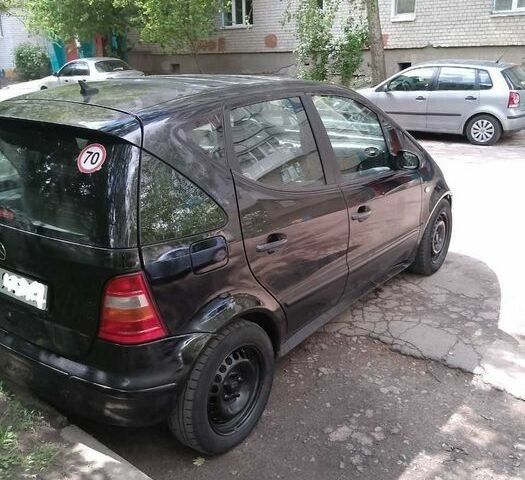 Черный Мерседес А класс, объемом двигателя 1.6 л и пробегом 240 тыс. км за 2700 $, фото 4 на Automoto.ua