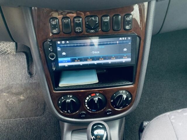 Черный Мерседес А класс, объемом двигателя 1.6 л и пробегом 160 тыс. км за 4500 $, фото 6 на Automoto.ua