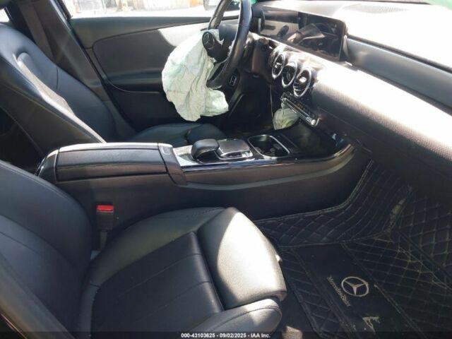 Чорний Мерседес А клас, об'ємом двигуна 2 л та пробігом 112 тис. км за 15500 $, фото 4 на Automoto.ua