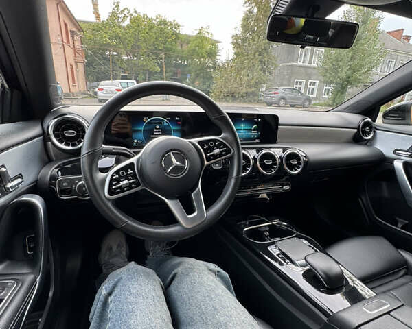 Чорний Мерседес А клас, об'ємом двигуна 2 л та пробігом 95 тис. км за 28000 $, фото 2 на Automoto.ua