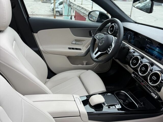 Чорний Мерседес А клас, об'ємом двигуна 1.3 л та пробігом 42 тис. км за 35000 $, фото 2 на Automoto.ua