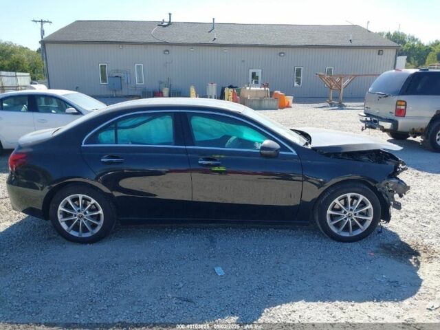 Чорний Мерседес А клас, об'ємом двигуна 2 л та пробігом 112 тис. км за 15500 $, фото 6 на Automoto.ua