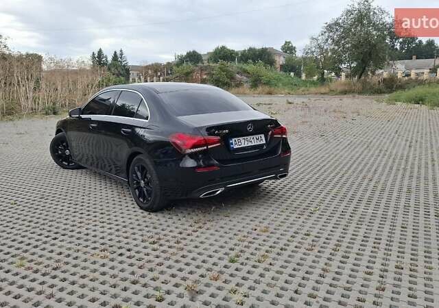 Черный Мерседес А класс, объемом двигателя 1.99 л и пробегом 60 тыс. км за 22000 $, фото 3 на Automoto.ua