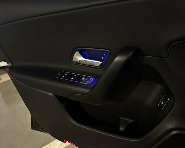 Черный Мерседес А класс, объемом двигателя 1.95 л и пробегом 110 тыс. км за 27500 $, фото 19 на Automoto.ua