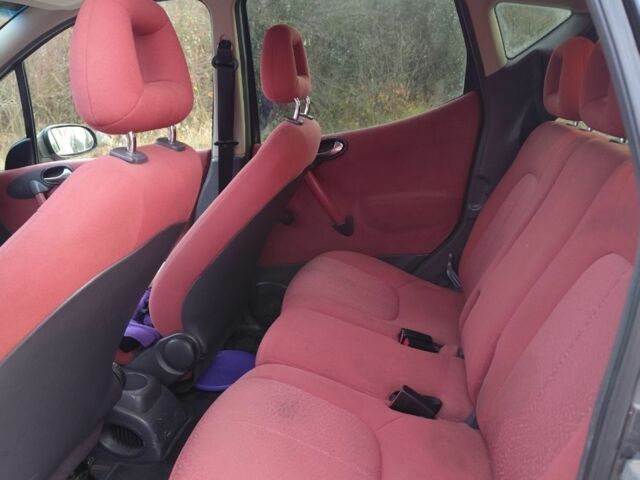 Черный Мерседес А класс, объемом двигателя 1.7 л и пробегом 197 тыс. км за 2200 $, фото 8 на Automoto.ua