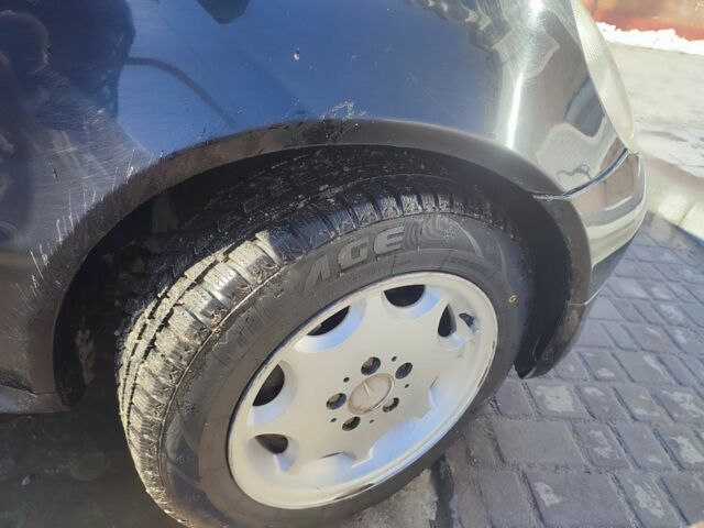 Черный Мерседес А класс, объемом двигателя 1.7 л и пробегом 235 тыс. км за 3500 $, фото 3 на Automoto.ua