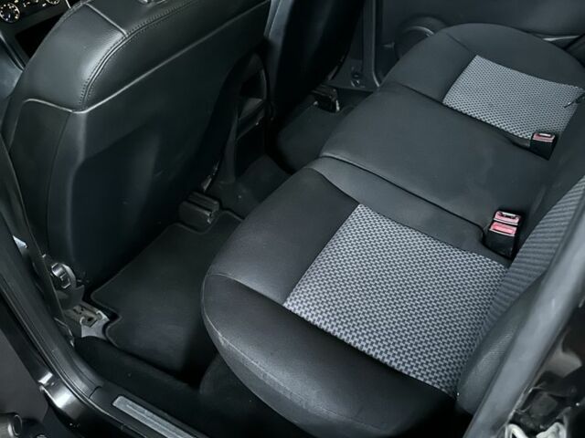 Мерседес А класс 2005 в Одессе на Automoto.ua Черный Мерседес А класс, объемом двигателя 2 л и пробегом 270 тыс. км за 3750 $, фото 12 на Automoto.ua