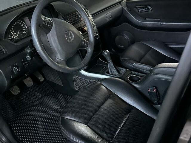 Мерседес А класс 2005 в Одессе на Automoto.ua Черный Мерседес А класс, объемом двигателя 2 л и пробегом 270 тыс. км за 3750 $, фото 9 на Automoto.ua