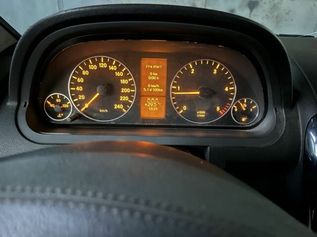 Мерседес А класс 2005 в Одессе на Automoto.ua Черный Мерседес А класс, объемом двигателя 2 л и пробегом 270 тыс. км за 3750 $, фото 10 на Automoto.ua