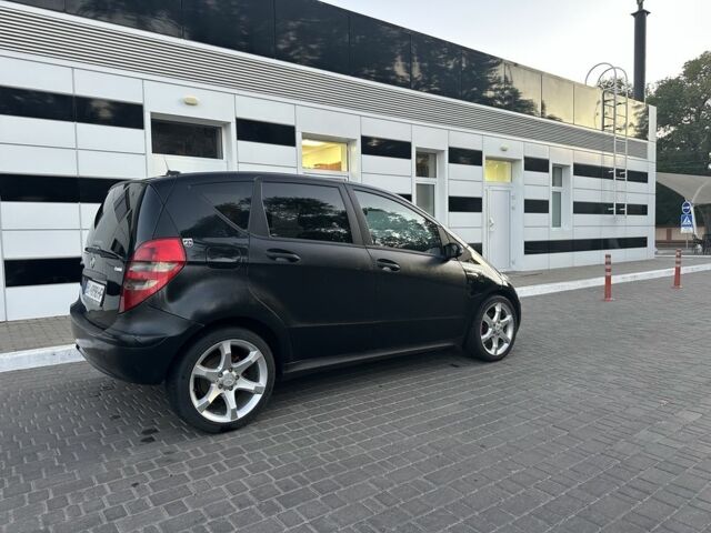 Мерседес А класс 2005 в Одессе на Automoto.ua Черный Мерседес А класс, объемом двигателя 2 л и пробегом 270 тыс. км за 3750 $, фото 8 на Automoto.ua