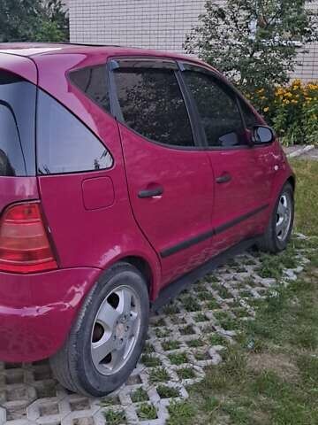 Фиолетовый Мерседес А класс, объемом двигателя 1.4 л и пробегом 245 тыс. км за 3000 $, фото 1 на Automoto.ua