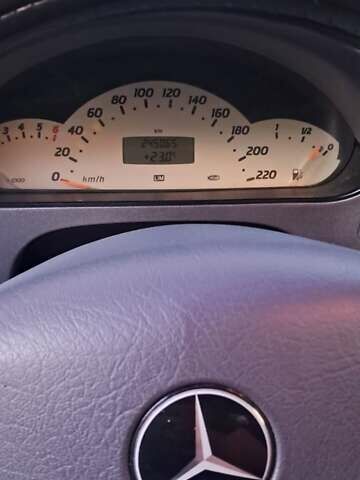 Фиолетовый Мерседес А класс, объемом двигателя 1.4 л и пробегом 245 тыс. км за 3000 $, фото 15 на Automoto.ua