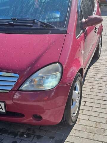 Фиолетовый Мерседес А класс, объемом двигателя 1.4 л и пробегом 245 тыс. км за 3000 $, фото 3 на Automoto.ua