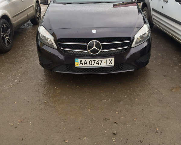 Фиолетовый Мерседес А класс, объемом двигателя 1.46 л и пробегом 180 тыс. км за 13000 $, фото 4 на Automoto.ua