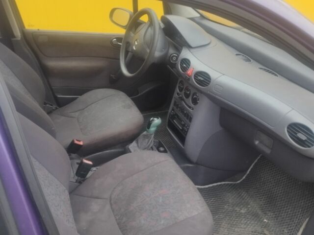 Фиолетовый Мерседес А класс, объемом двигателя 1.7 л и пробегом 150 тыс. км за 3500 $, фото 4 на Automoto.ua