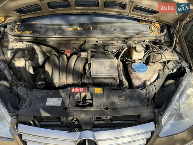 Мерседес А класс 2006 в Львове на Automoto.ua Коричневый Мерседес А класс, объемом двигателя 1.7 л и пробегом 240 тыс. км за 4800 $, фото 10 на Automoto.ua