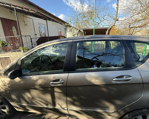 Мерседес А класс 2006 в Львове на Automoto.ua Коричневый Мерседес А класс, объемом двигателя 1.7 л и пробегом 240 тыс. км за 4800 $, фото 4 на Automoto.ua