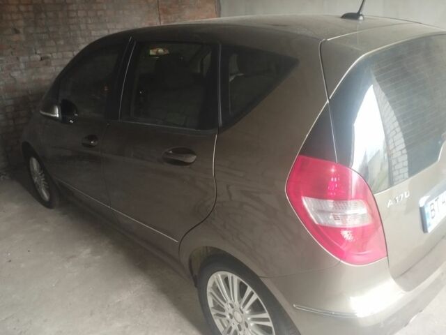 Коричневый Мерседес А класс, объемом двигателя 1.7 л и пробегом 48 тыс. км за 8100 $, фото 4 на Automoto.ua