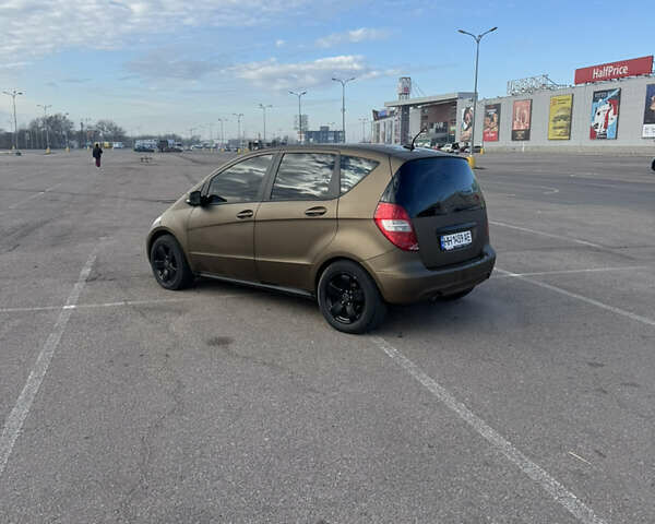 Коричневый Мерседес А класс, объемом двигателя 1.5 л и пробегом 180 тыс. км за 5000 $, фото 4 на Automoto.ua