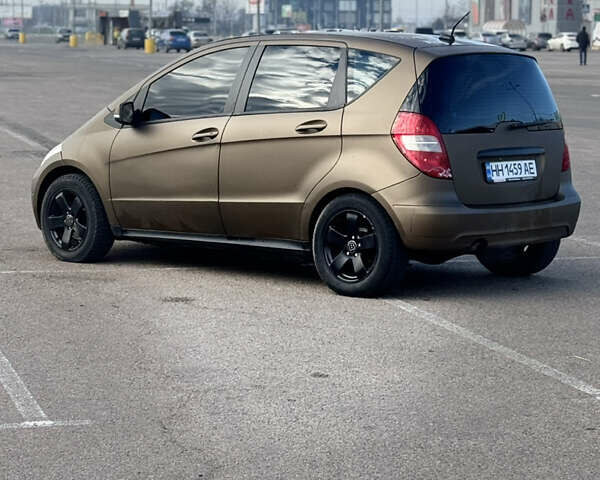 Коричневый Мерседес А класс, объемом двигателя 1.5 л и пробегом 180 тыс. км за 5000 $, фото 2 на Automoto.ua