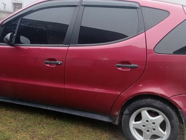 Красный Мерседес А класс, объемом двигателя 1.7 л и пробегом 340 тыс. км за 2500 $, фото 2 на Automoto.ua