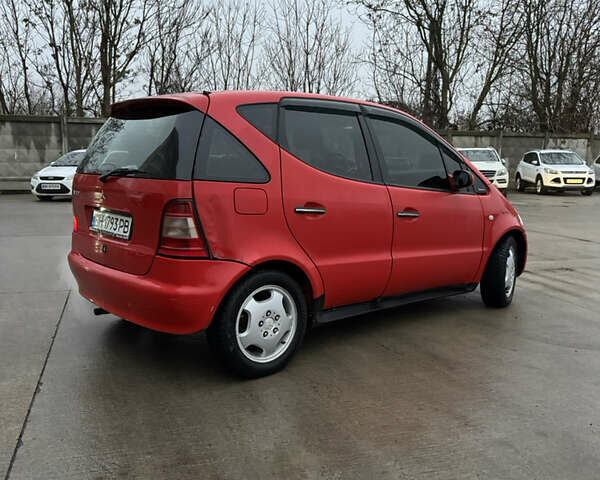 Красный Мерседес А класс, объемом двигателя 1.6 л и пробегом 268 тыс. км за 2999 $, фото 3 на Automoto.ua