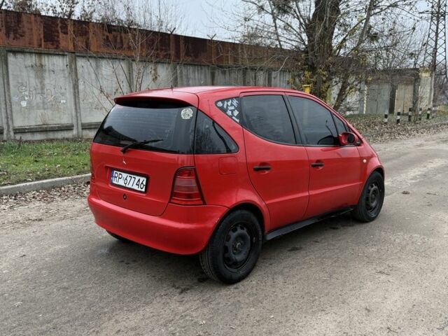 Червоний Мерседес А клас, об'ємом двигуна 1.6 л та пробігом 200 тис. км за 1200 $, фото 2 на Automoto.ua