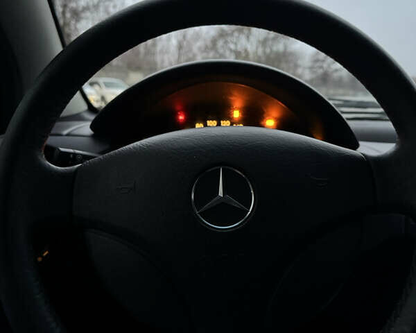 Красный Мерседес А класс, объемом двигателя 1.6 л и пробегом 268 тыс. км за 2999 $, фото 29 на Automoto.ua