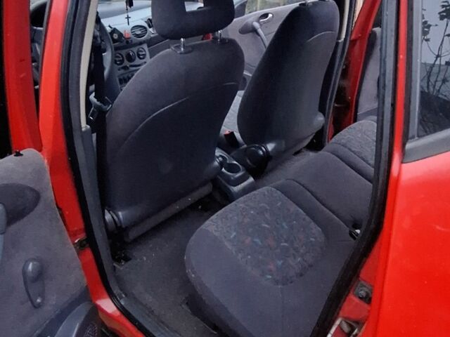 Червоний Мерседес А клас, об'ємом двигуна 0 л та пробігом 300 тис. км за 1000 $, фото 2 на Automoto.ua