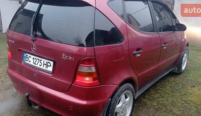 Красный Мерседес А класс, объемом двигателя 1.7 л и пробегом 360 тыс. км за 2500 $, фото 1 на Automoto.ua