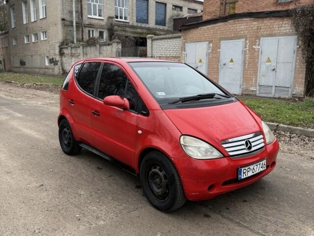 Червоний Мерседес А клас, об'ємом двигуна 1.6 л та пробігом 200 тис. км за 1200 $, фото 1 на Automoto.ua