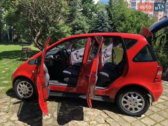 Красный Мерседес А класс, объемом двигателя 1.4 л и пробегом 130 тыс. км за 4300 $, фото 2 на Automoto.ua