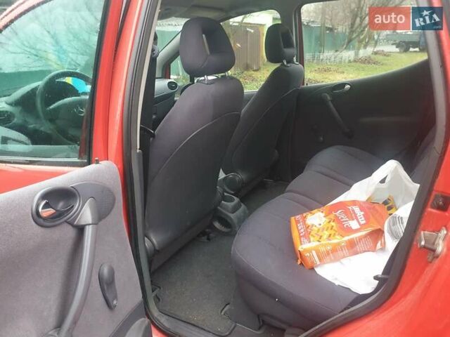 Красный Мерседес А класс, объемом двигателя 1.4 л и пробегом 148 тыс. км за 3500 $, фото 7 на Automoto.ua