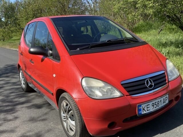 Красный Мерседес А класс, объемом двигателя 1.7 л и пробегом 250 тыс. км за 3500 $, фото 2 на Automoto.ua