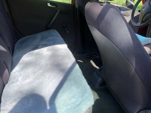 Красный Мерседес А класс, объемом двигателя 1.7 л и пробегом 250 тыс. км за 3500 $, фото 4 на Automoto.ua