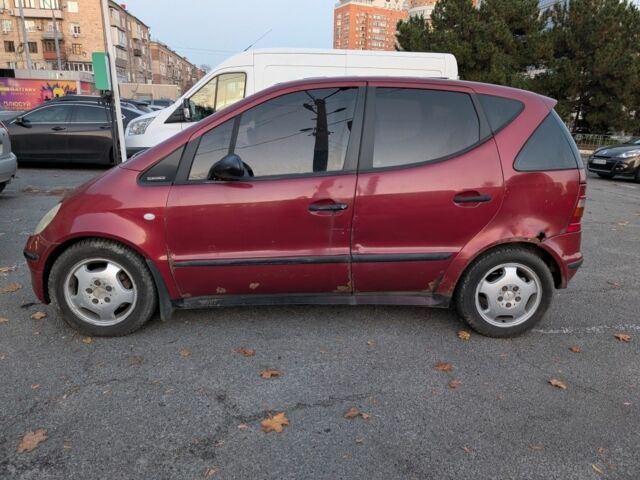 Червоний Мерседес А клас, об'ємом двигуна 0 л та пробігом 300 тис. км за 955 $, фото 1 на Automoto.ua