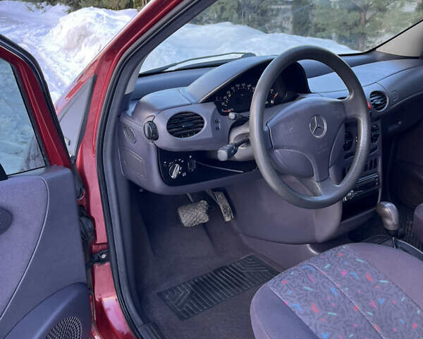 Красный Мерседес А класс, объемом двигателя 1.6 л и пробегом 248 тыс. км за 4300 $, фото 31 на Automoto.ua