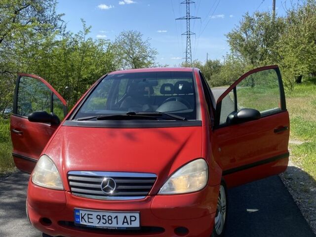 Красный Мерседес А класс, объемом двигателя 1.7 л и пробегом 250 тыс. км за 3500 $, фото 7 на Automoto.ua