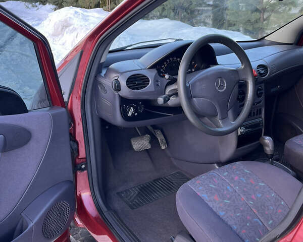 Красный Мерседес А класс, объемом двигателя 1.6 л и пробегом 248 тыс. км за 4300 $, фото 32 на Automoto.ua