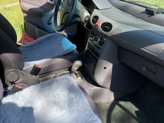 Красный Мерседес А класс, объемом двигателя 1.7 л и пробегом 250 тыс. км за 3500 $, фото 5 на Automoto.ua