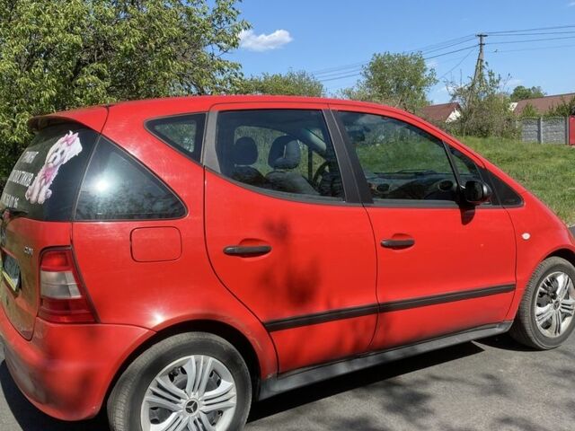 Красный Мерседес А класс, объемом двигателя 1.7 л и пробегом 250 тыс. км за 3500 $, фото 1 на Automoto.ua